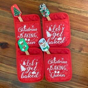 Set of 4 Christmas spatulas & oven mitts